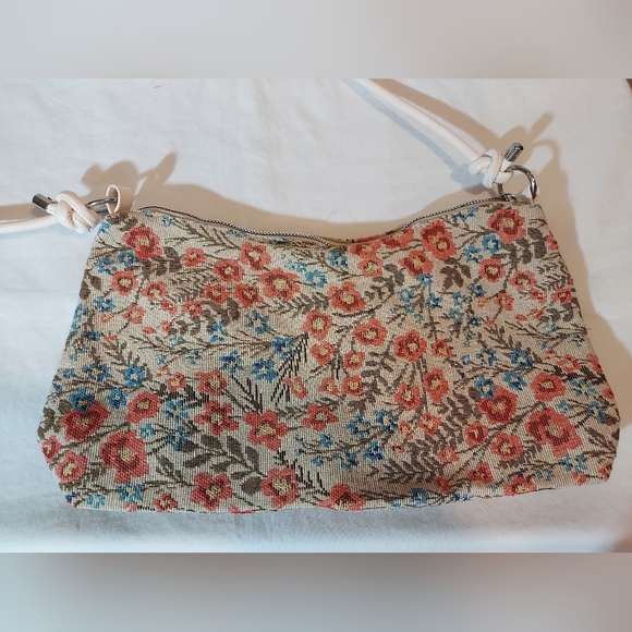 Source Unknown Handbags - Floral Tapestry Bag With White Shoulder Strap